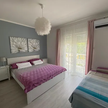 Apartament Mare *