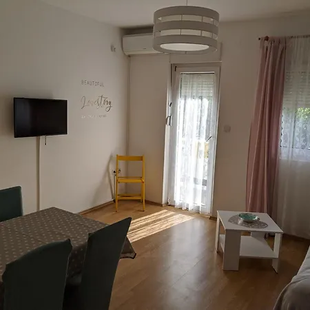 Apartament Mare *