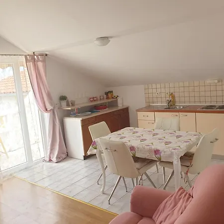 Apartament Mare *